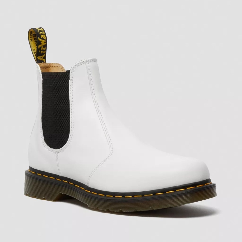 2976 YELLOW STITCH SMOOTH LEATHER CHELSEA BOOTS **Mens**